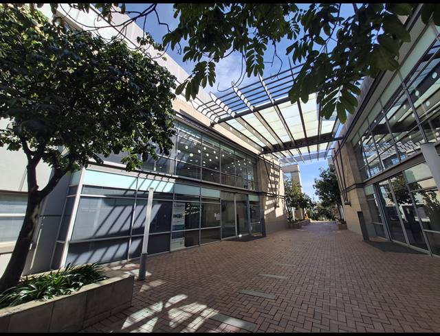 2,119M² OFFICE TO LET IN WOODMEAD